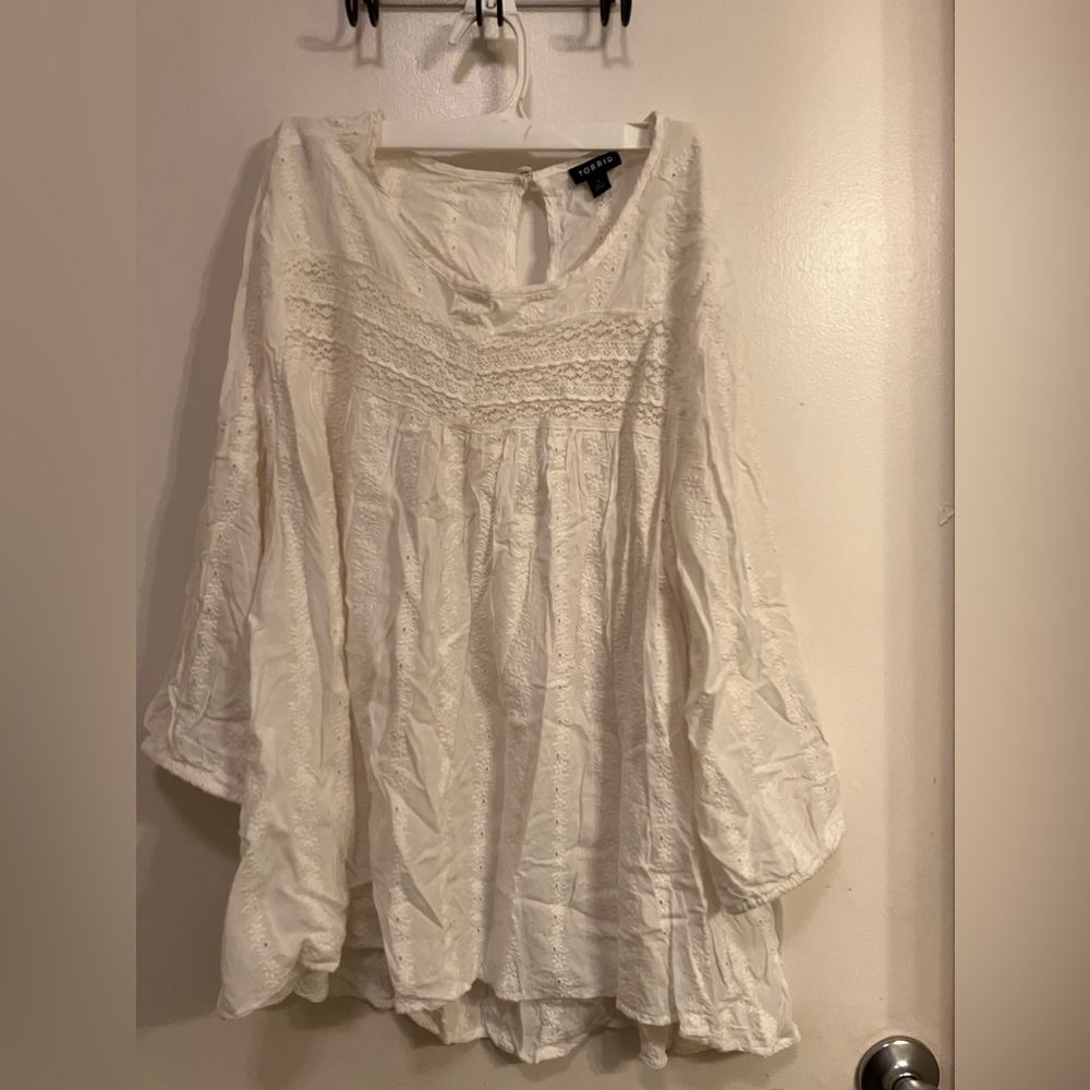 Torrid eyelet top